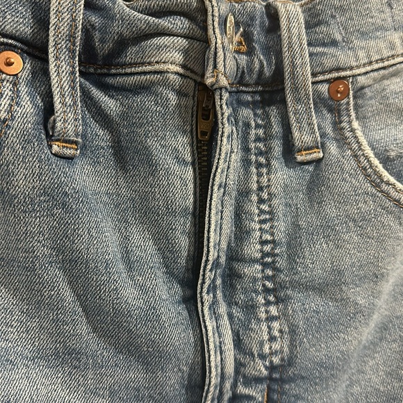 ⭐️SOLD⭐️ Madewell Distressed Perfect Vintage Jean - Picture 7 of 14